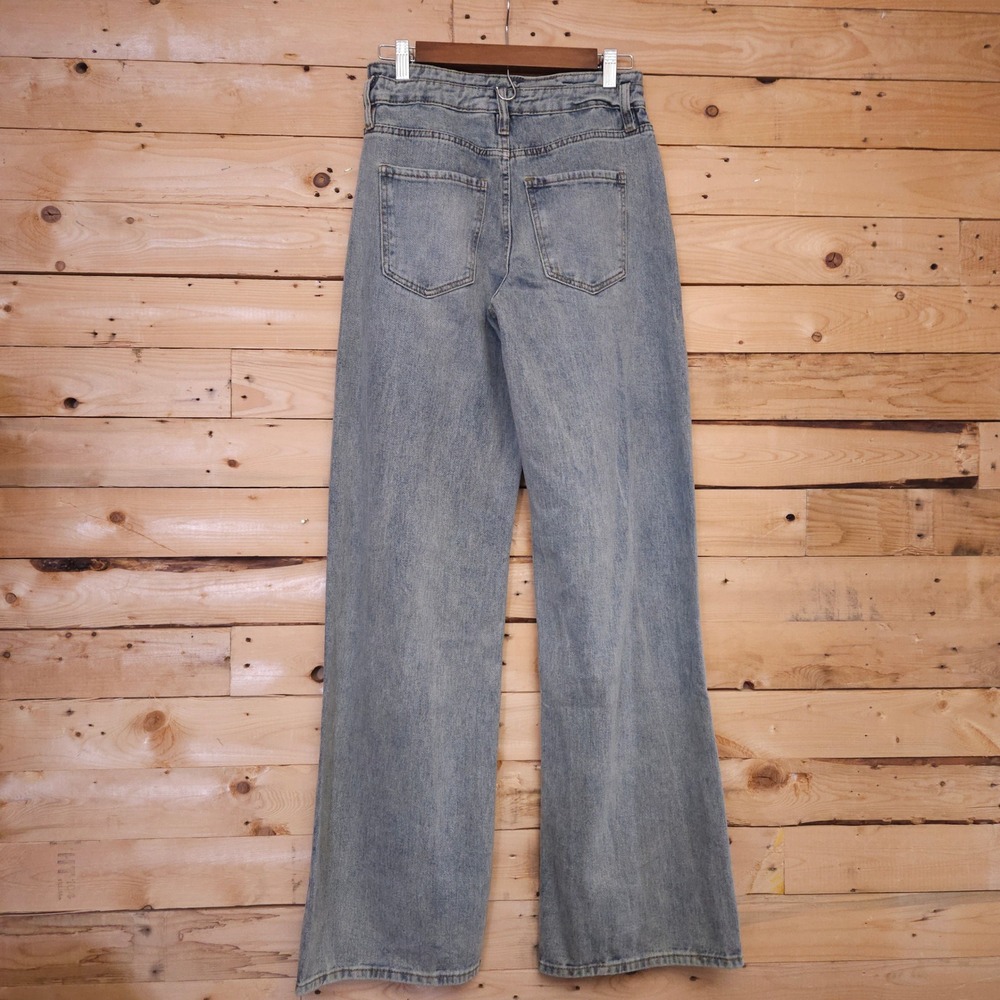 Fashion Nova Tall Artesia Tinted Baggy Jeans Light Wash Size 3 TALL - Picture 2 of 9